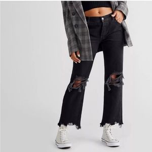 NWT Free People We The Free Maggie Mid Rise Straight Leg Crop Distressed Jeans
